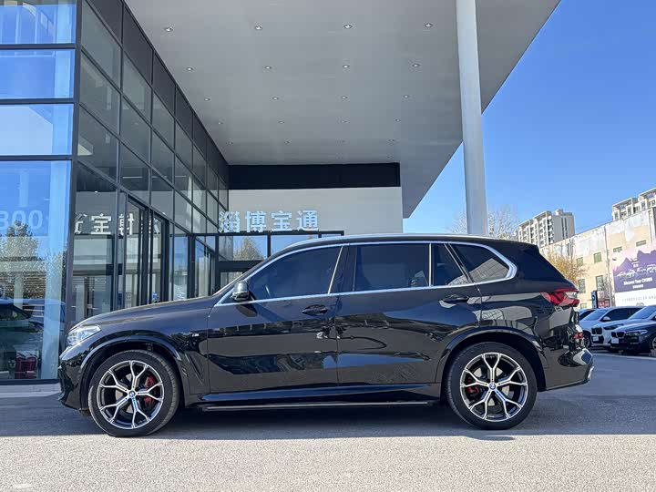 Фото 16 - BMW X5