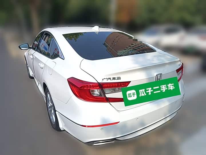 Фото 27 - Honda Accord