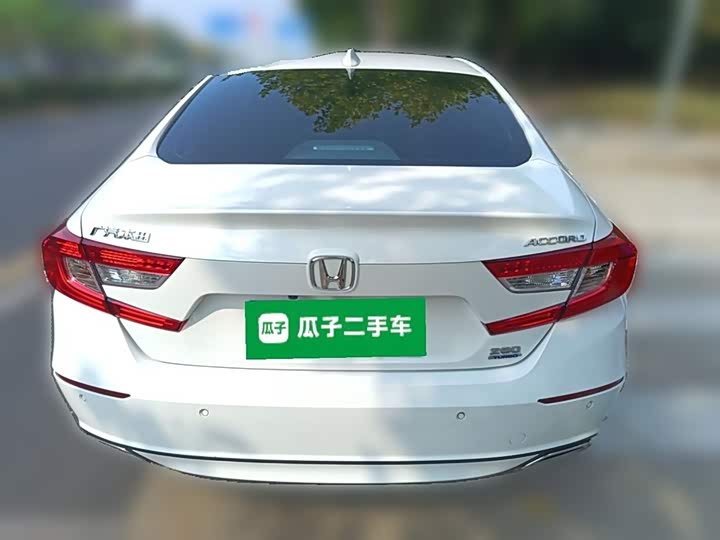 Фото 28 - Honda Accord