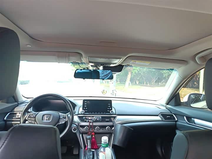 Фото 9 - Honda Accord