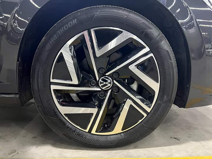 Фото 18 - Volkswagen Sagitar L