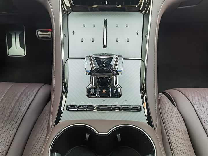 Фото 13 - Denza Z9GT