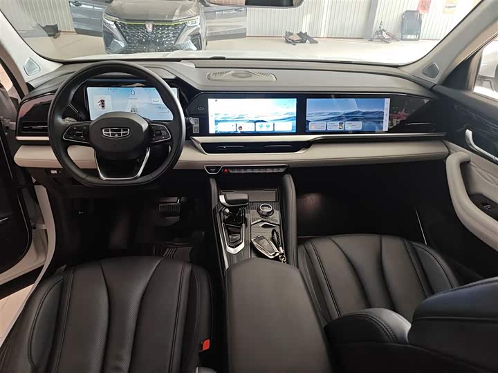 Фото 10 - Geely Monjaro