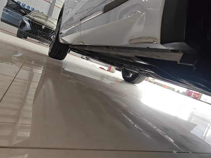 Фото 22 - Geely Monjaro