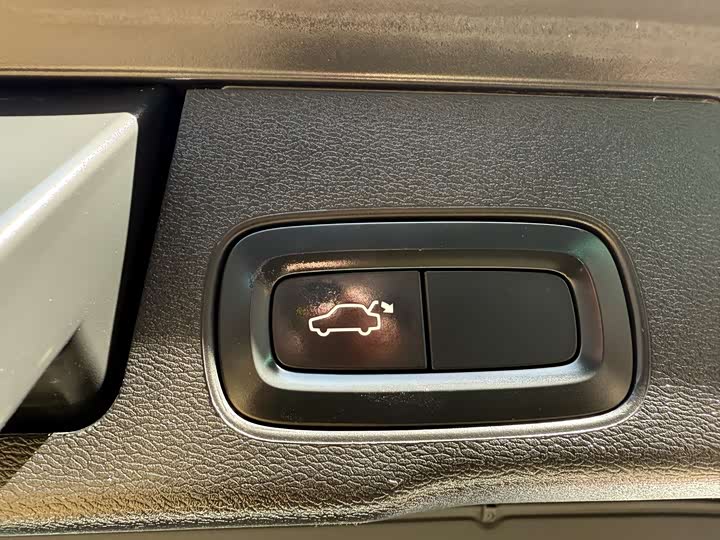 Фото 14 - Volvo XC60