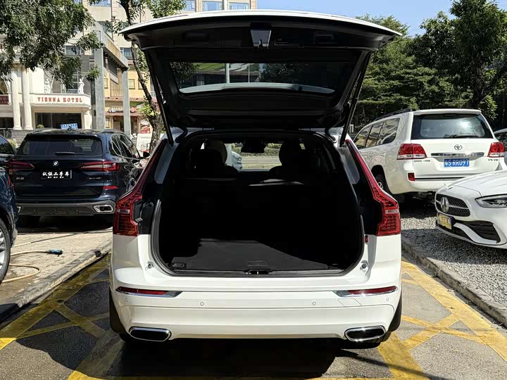 Фото 15 - Volvo XC60