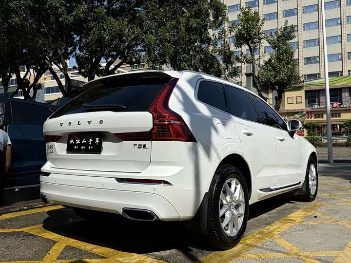 Фото 5 - Volvo XC60