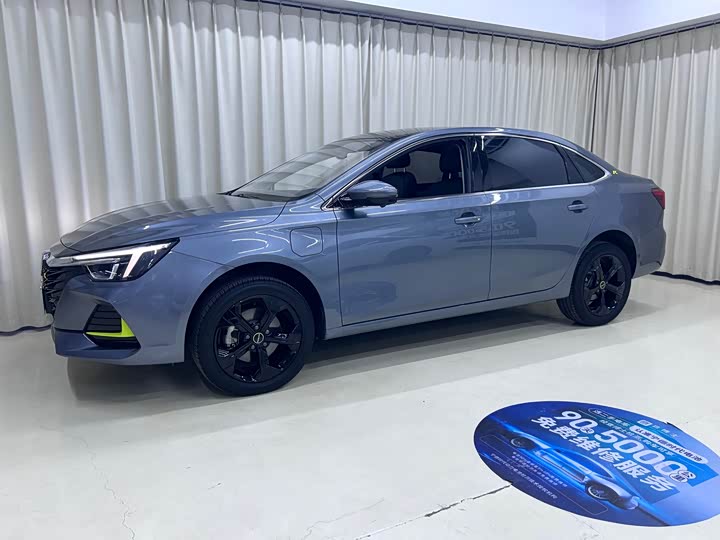 Фото 3 - Roewe i6 Max EV