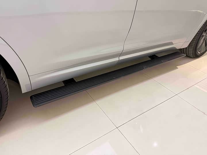 Фото 10 - LiXiang L7