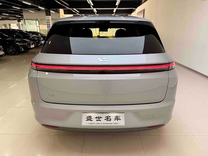 Фото 13 - LiXiang L7