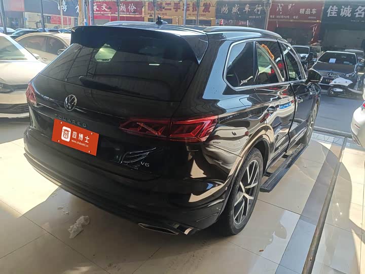 Фото 4 - Volkswagen Touareg