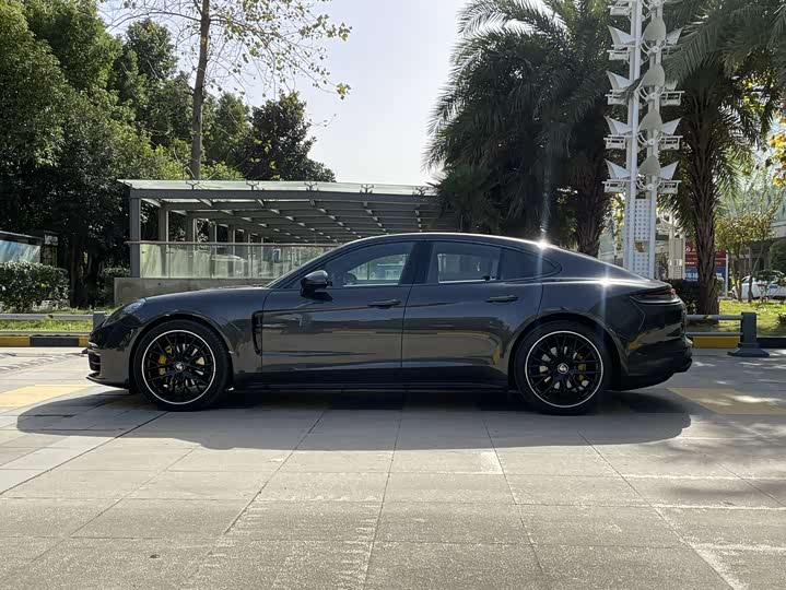 Фото 5 - Porsche Panamera