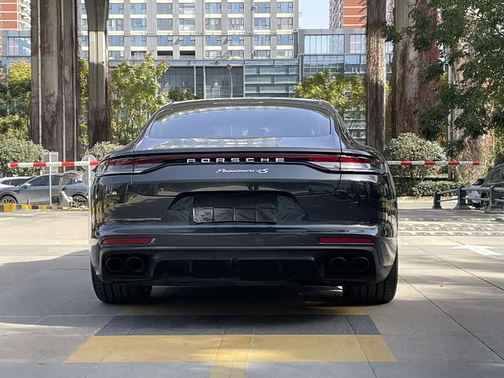 Фото 8 - Porsche Panamera
