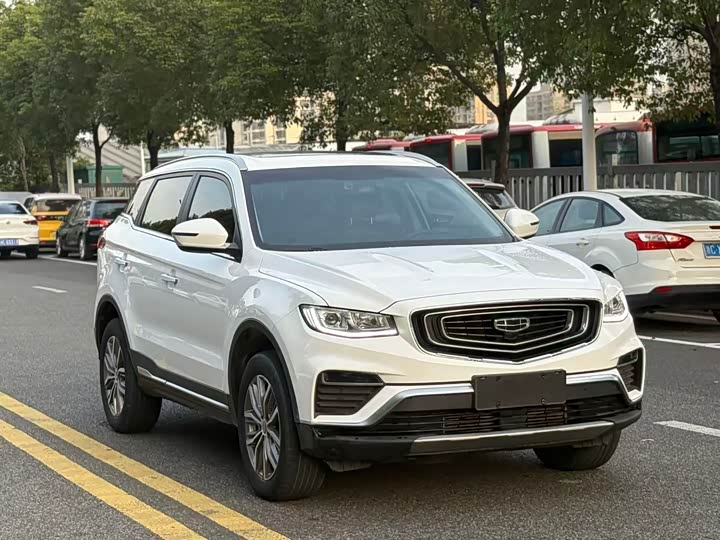 Фото 2 - Geely Atlas