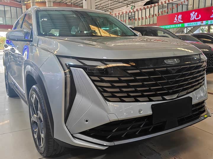 Фото 2 - Geely Atlas L