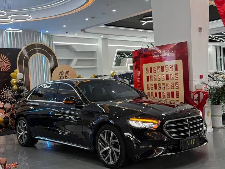 Фото 3 - Mercedes-Benz E-Class