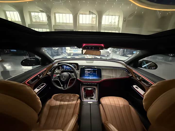 Фото 4 - Mercedes-Benz E-Class