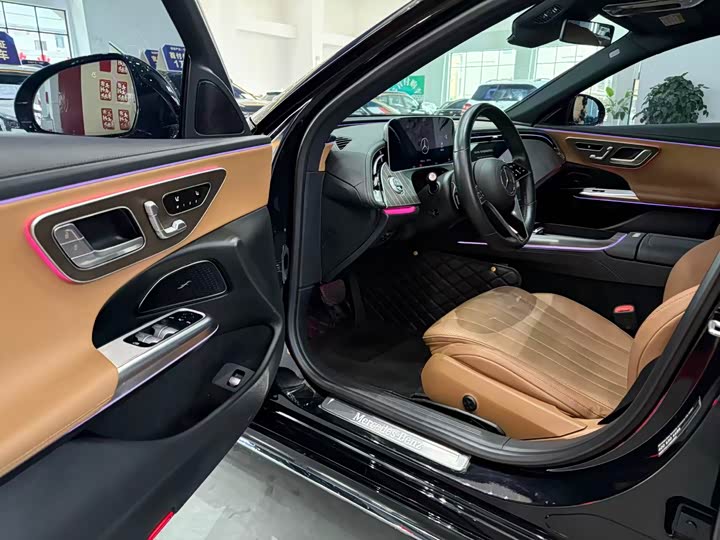 Фото 6 - Mercedes-Benz E-Class