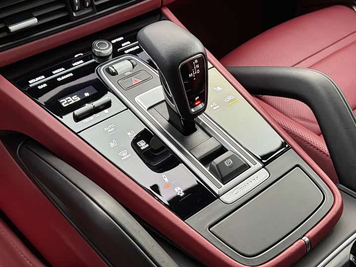 Фото 10 - Porsche Cayenne