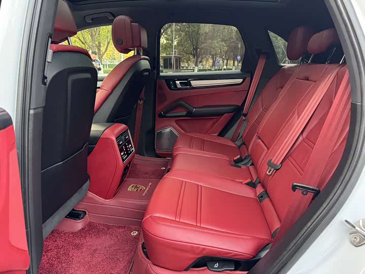 Фото 9 - Porsche Cayenne