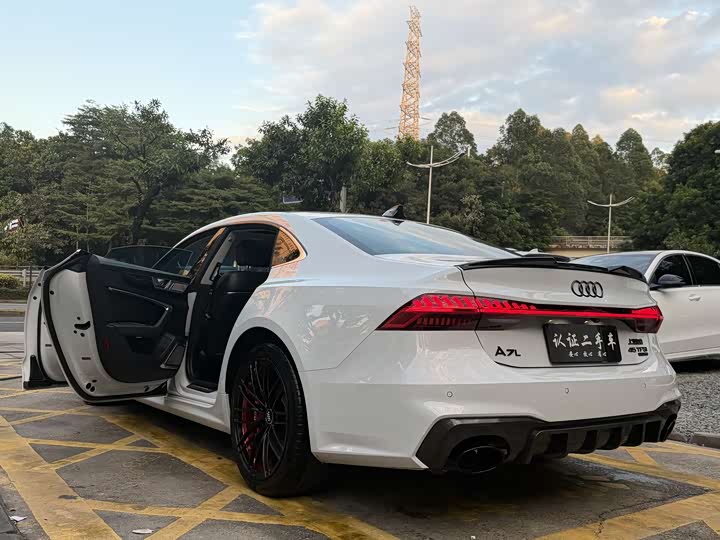 Фото 10 - Audi A7L