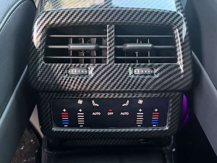 Фото 18 - Audi A7L