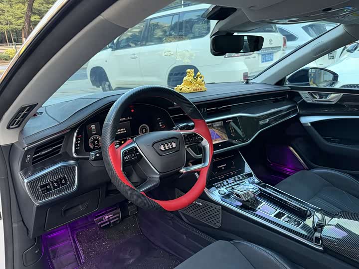 Фото 21 - Audi A7L