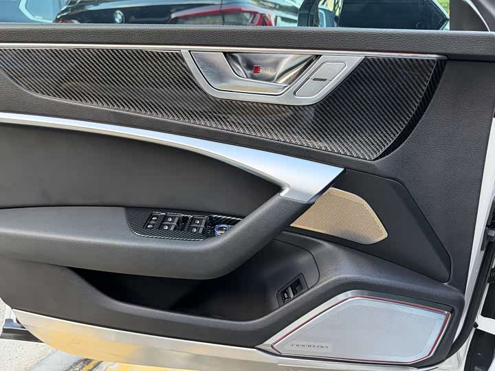 Фото 23 - Audi A7L