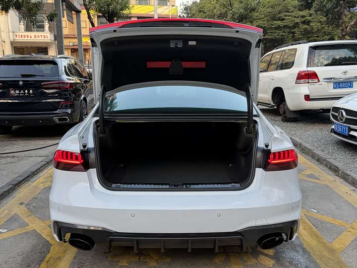 Фото 24 - Audi A7L