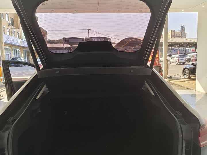 Фото 10 - Bestune B70