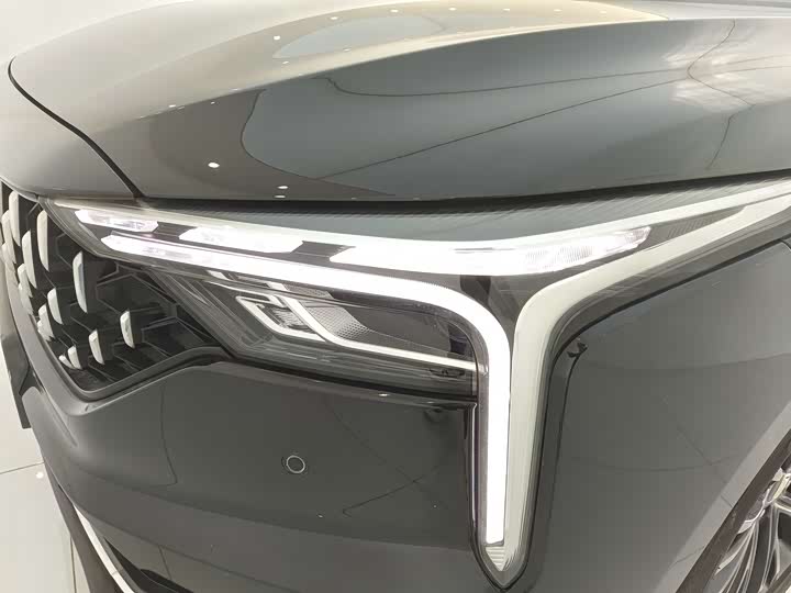 Фото 14 - Bestune B70