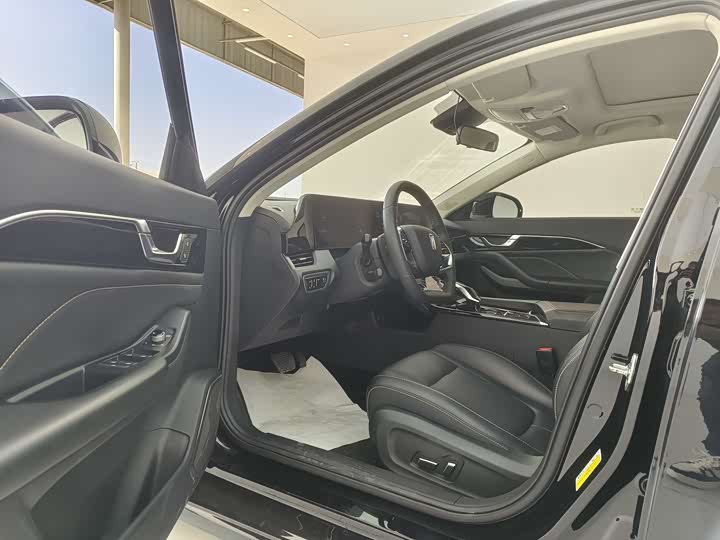 Фото 4 - Bestune B70