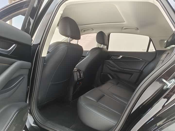 Фото 5 - Bestune B70