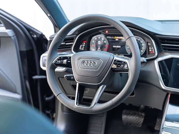 Фото 12 - Audi A6L