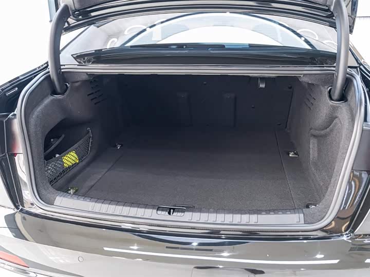 Фото 9 - Audi A6L