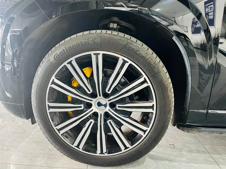 Фото 6 - Denza N9