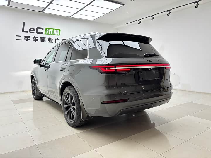 Фото 13 - LiXiang One