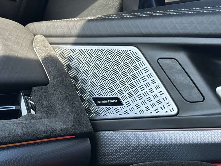 Фото 18 - BMW X2