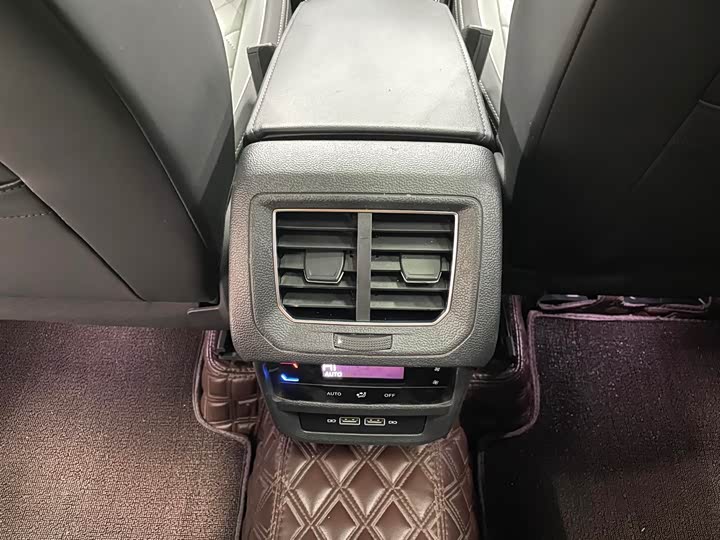 Фото 13 - Volkswagen Tayron