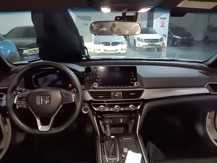 Фото 10 - Honda Inspire