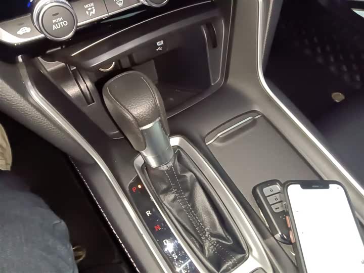 Фото 14 - Honda Inspire