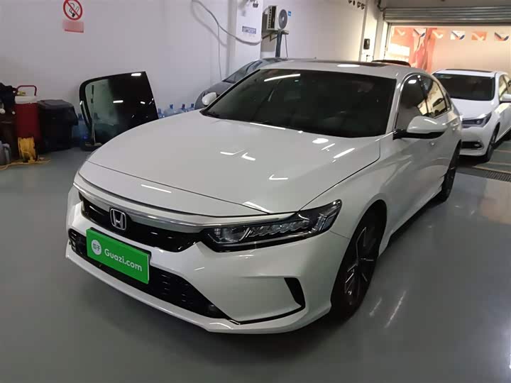 Фото 2 - Honda Inspire