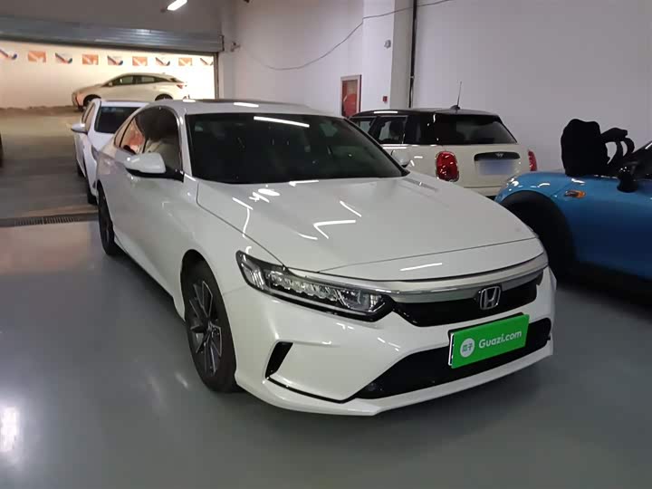 Фото 4 - Honda Inspire