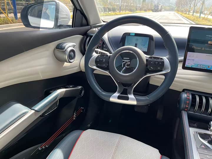 Фото 10 - BYD Yuan Plus