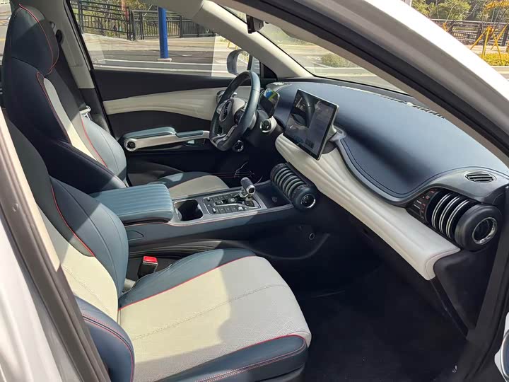 Фото 13 - BYD Yuan Plus