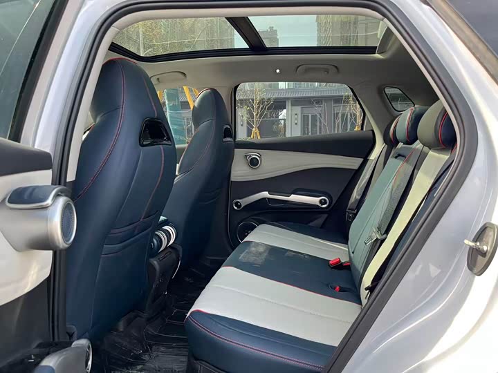 Фото 8 - BYD Yuan Plus