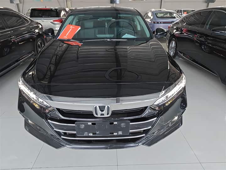 Фото 3 - Honda Accord