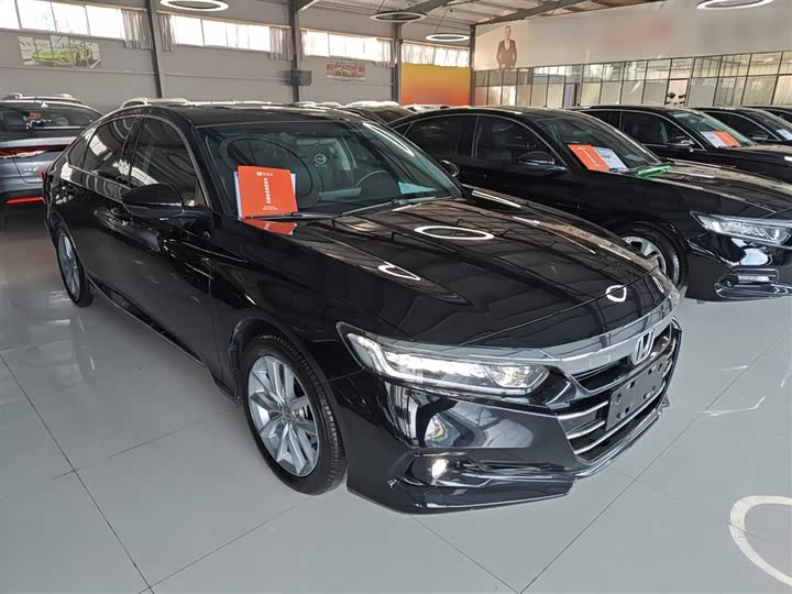 Фото 4 - Honda Accord