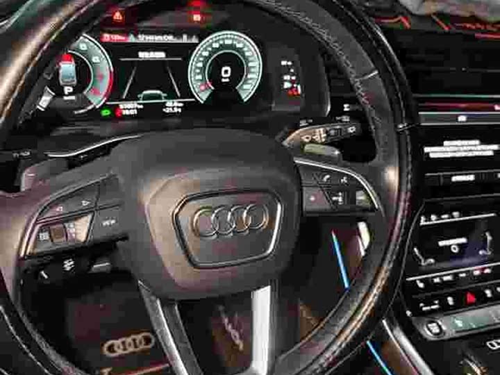 Фото 4 - Audi Q7