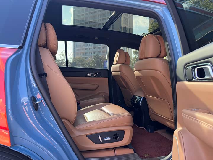 Фото 12 - LiXiang One